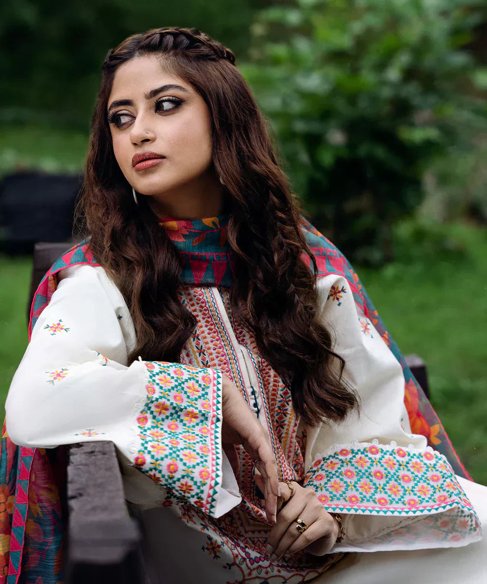 Lawn-3PC Embroidered Shirt with Digital Printed Jacquard Dupatta - 5148