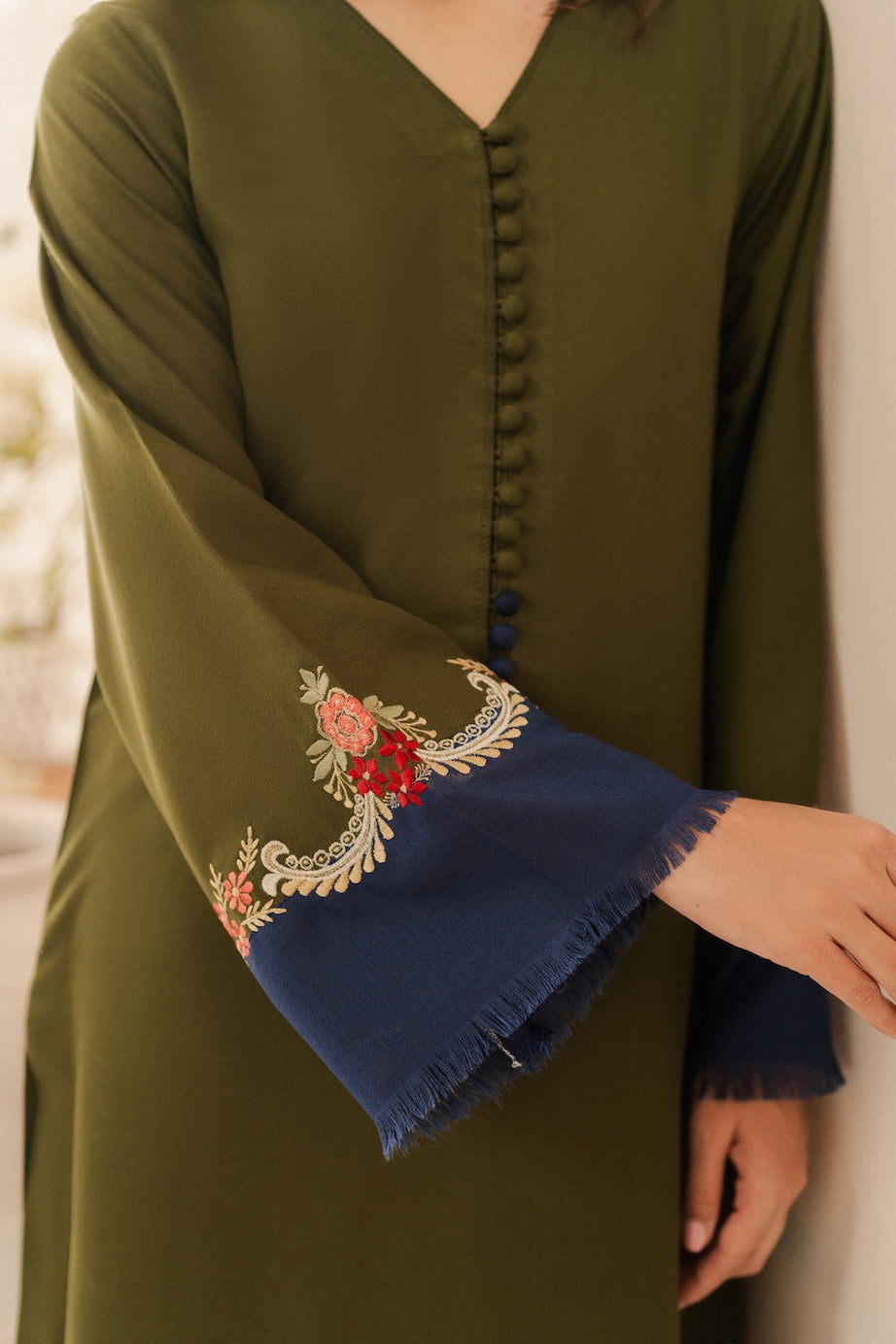 Lawn-3PC Embroidered Shirt with Plain Dyed Chiffon Dupatta-5083