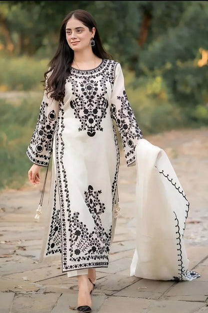 Lawn 3PC Embroidered With Chiffon Embroidered Dupatta-5019
