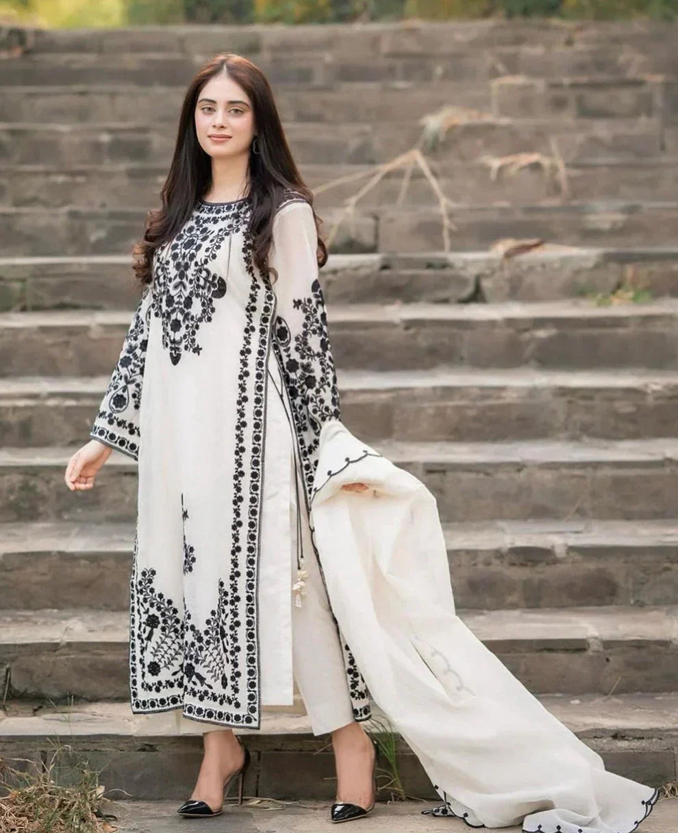 Lawn 3PC Embroidered With Chiffon Embroidered Dupatta-5019