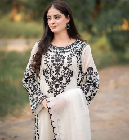 Lawn 3PC Embroidered With Chiffon Embroidered Dupatta-5019