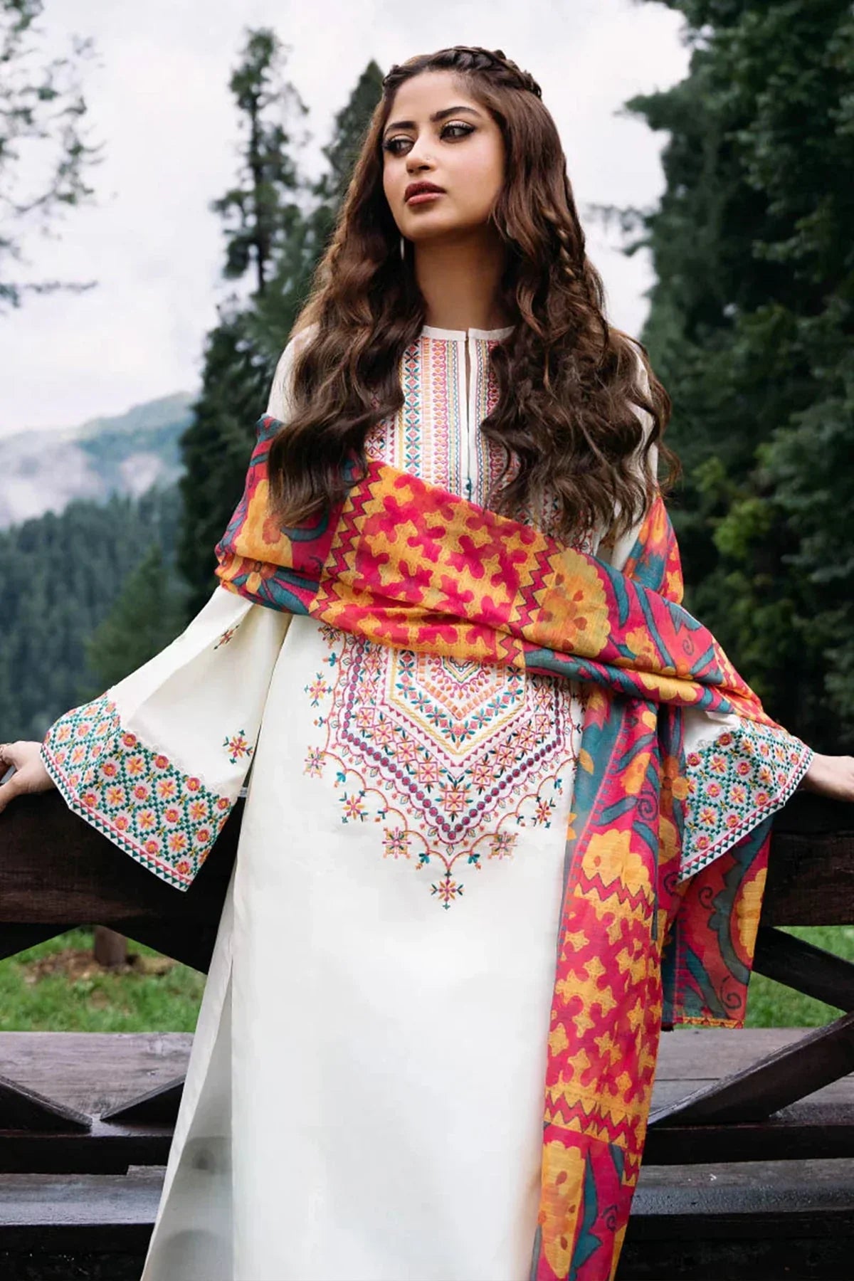 Lawn-3PC Embroidered Shirt with Digital Printed Jacquard Dupatta - 5148